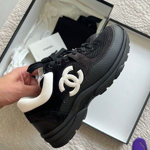 Authentic Chanel sneakers 👟 size 38